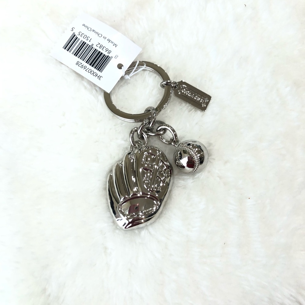 Coach keychain Baseball mitt kf